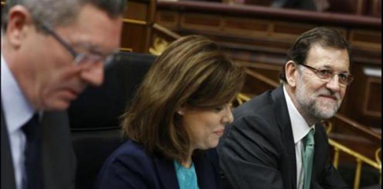 Rajoy dice que la gente "no tiene que perder sus depósitos" y que el final de año "será mejor"