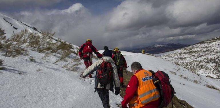 Trasladada al HUCA una excursionista indispuesta en la ruta del Camin Real de la Mesa