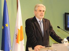 Los líderes de los partidos apoyan desde Nicosia al presidente Anastasiades en Bruselas