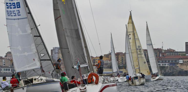 Gijón acoge del 28 al 31 de marzo la copa de España de la clase láser 4.7 de Vela