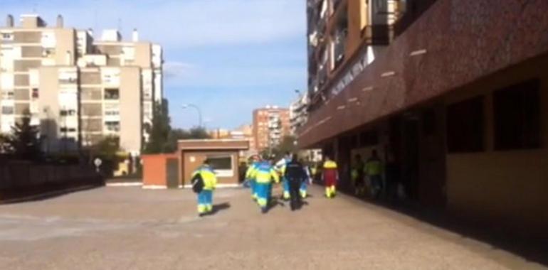 El SUMMA atiende y traslada a cuatro jóvenes afectados por sustancias tóxicas en Carabanchel