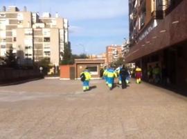 El SUMMA atiende y traslada a cuatro jóvenes afectados por sustancias tóxicas en Carabanchel