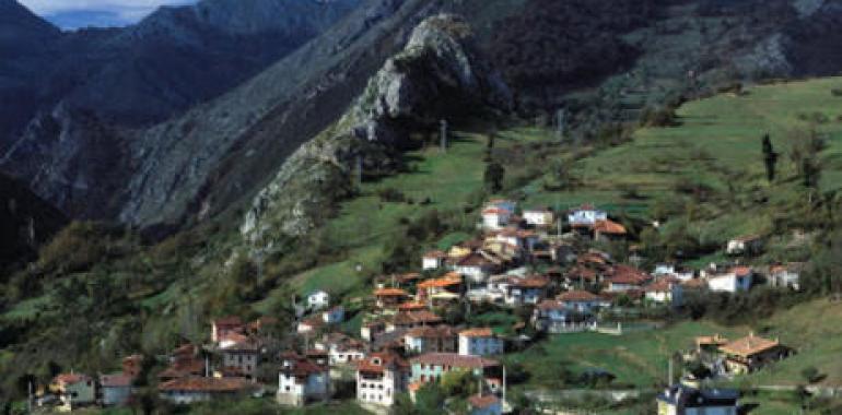 Desalojan una vivienda en Camporriondi, Amieva, ante la amenaza de un argayu