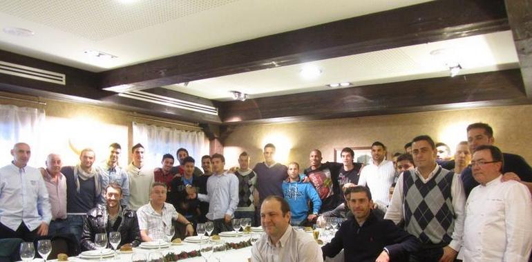 Casa Gerardo invita a la plantilla del Sporting a comer por su tercera victoria