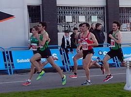 El ovetense Carlos Alonso se impone en la Milla de Gijón