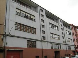 Arquitectos cántabros viajan a llanes para conocer la obra de Joaquín Ortiz