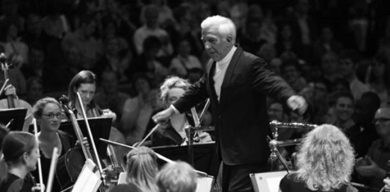 Vladimir Ashkenazy dirige a la Joven Orquesta de la Unión Europea en el Auditorio