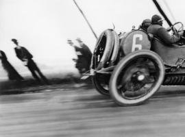 Un mundo flotante. Fotografías de Jacques Henri Lartigue (1894-1986). Zaragoza