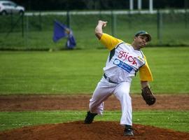 Doble derrota del Béisbol El Llano ante el líder