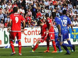 El Sporting tropieza en El Toralín