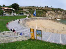 El Gobierno central viene a decir que limpiará la playa de El Sablón cuando tenga perres