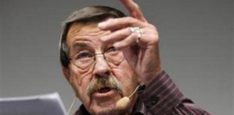 Günter Grass critica la postura arrogante de Alemania ante la crisis de la UE