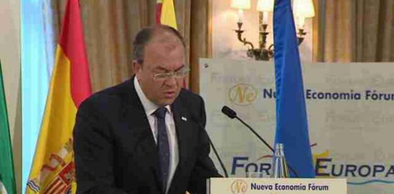 Monago invita a otras autonomías a bajar el IVA cultural hasta el 13%