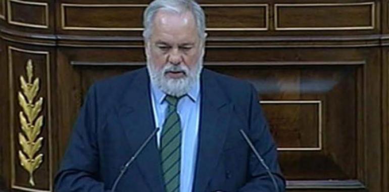 Arias Cañete: "Con la nueva Ley de Costas se evitan nuevas construcciones en el litoral español" 