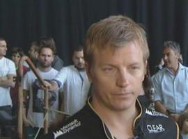 Raikkonen personaliza el coche oficial de Lotus junto al artista urbano M-City 