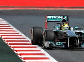 Doblete de Mercedes en Montmeló, Alonso saldrá quinto