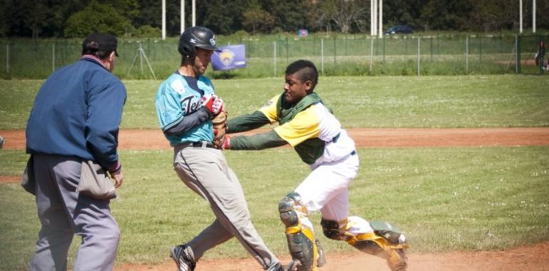 El Béisbol El Llano se mide al Barcelona en La Laboral