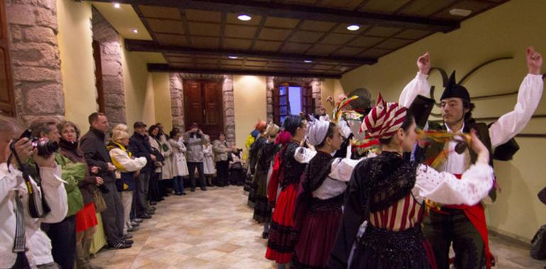 Visita de tour operadores europeos a Llanes como parte del Camino de la costa