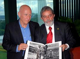 Sebastiao Salgado \"muy contento\" con el premio a Annie Leibovitz\"