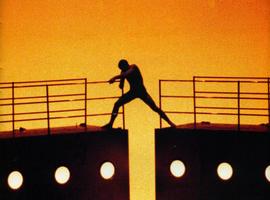 Fabrizio Plessi crea la instalación visual en \"Titanic\" del Ballet de Marsella en el Festival de Danza