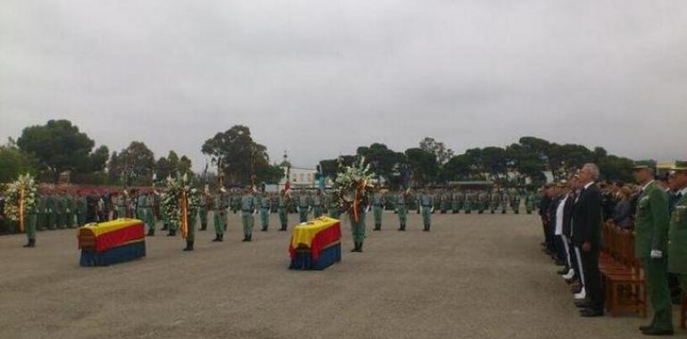 Cruz del Mérito Militar con distintito amarillo a los legionarios fallecidos en Viator