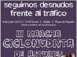 ¡Ciclodesnudos frente al tráfico en Avilés!
