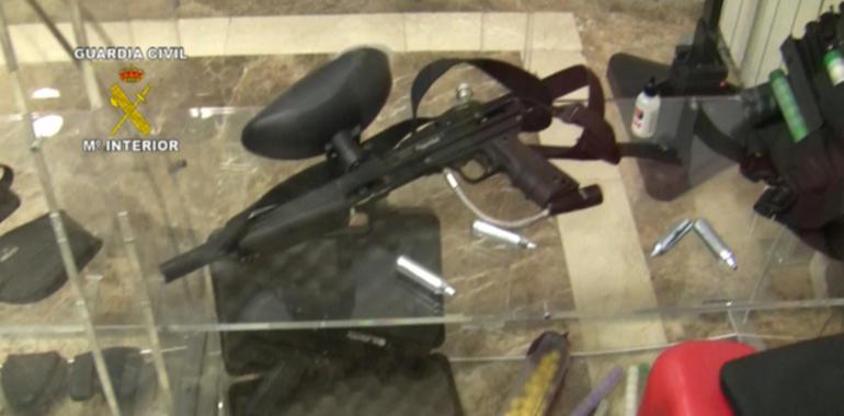 La Guardia Civil desarticula una red de contrabandistas de armas de guerra