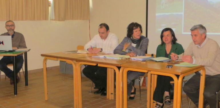 La Consejería aplicará el actual plan de gestión del lobo con rigor y eficacia, mientras se revisa