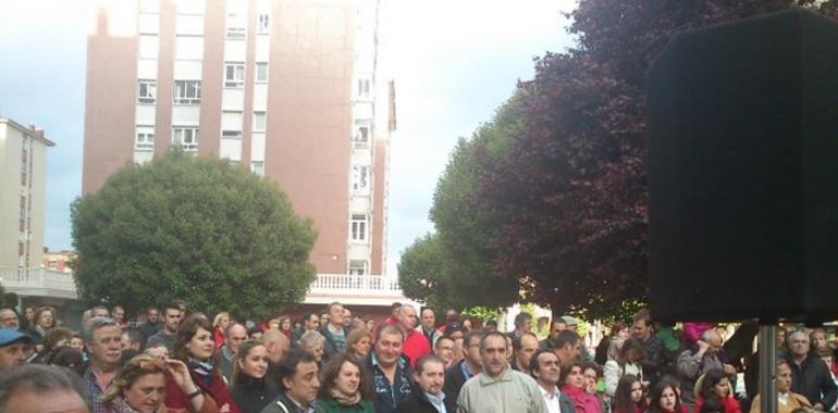 Cariño vecinal y municipal en el sexto aniversario de la Asociación de sidrerías de Cimavilla