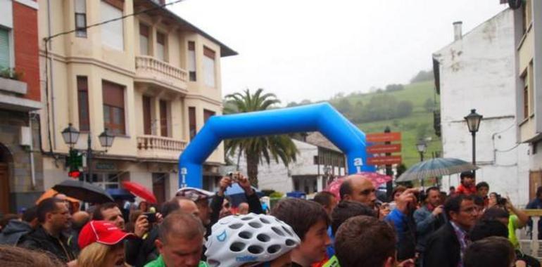 Cuando la sociedad recupera la ilusión: III Trofeo de Escuelas Ciclistas en Navelgas