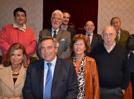 Álvaro Muñiz, nuevo presidente del Ateneo Jovellanos, conLuis Rubio y Luis Tejuca vicepresidentes