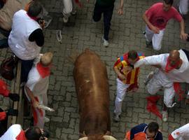 Un joven australiano, primer corneado de San Fermín