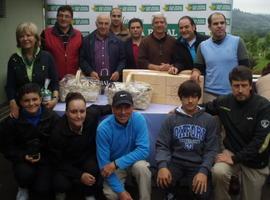 Ganadores del IV Torneo de Golf de la Caja Rural de Gijón en el Club Deva