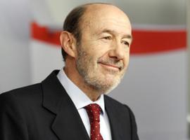 Rubalcaba: El PSOE está \"muy cómodo\" con el acuerdo porque defiende \"el interés de España\" 