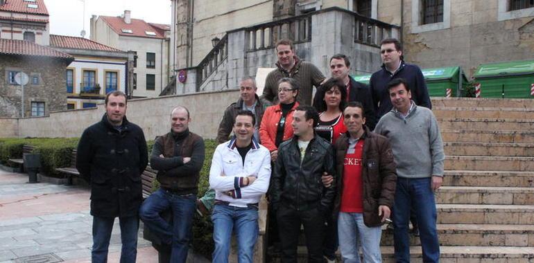 Hosteleros de Cimavilla reclaman una línea de autobús y que el bus turístico pase por el barrio