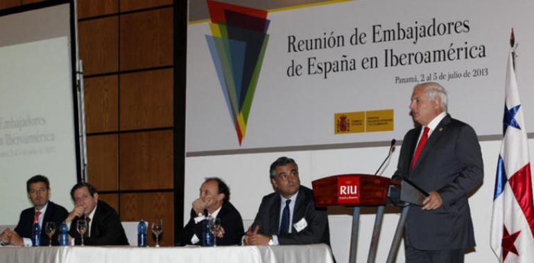 Martinelli resalta las bondades de la economía panameña ante embajadores españoles