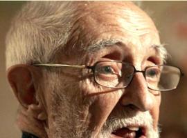 Homenaje al profesor José Luis Sampedro con la presencia de su viuda y amigos