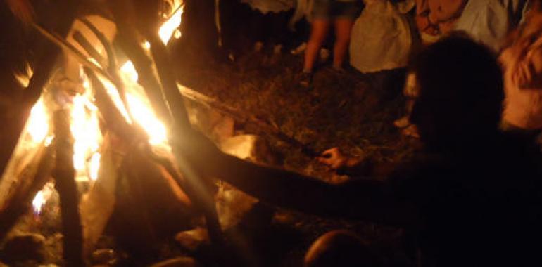 Más de cien personas viajan a la prehistoria en el Parque de Teverga