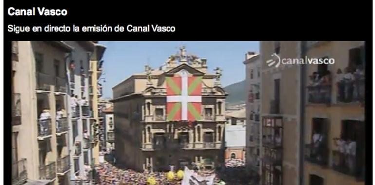 Monumental cabreo en Pamplona por una ikurriña gigante que retrasa el chupinazo