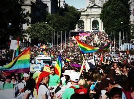 La marea del orgullo gay reclamó libertad para los jóvenes y una sanidad sin exclusiones