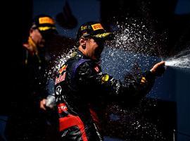 Vettel mortifica a sus rivales