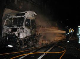 Reabierto el tráfico de vehículos pesados por la carretera Pamplona-Behobia, N-121-A