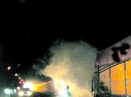 Sofocado el incendio de un camión en Pajares que obligó a desviar el tráfico