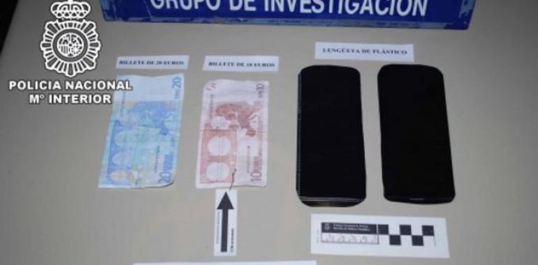 La Policía Nacional detiene en Madrid a dos "pescadores" de máquinas tragaperras
