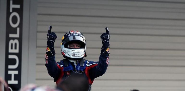 El ecuador del año sitúa a Vettel a la estela de Fangio y Schumi 