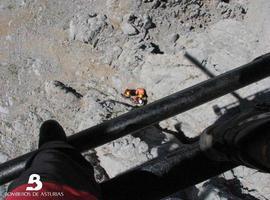 Rescatado en helicóptero un montañero herido en una caída cuando destrepaba Torre de la Llera