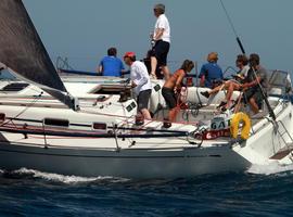 Rápida regata en la primera etapa de la vuelta El Gaitero