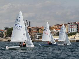 Gijón acoge el Campeonato de Asturias de Snipe