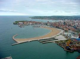 Pilates gratuito en la Playa de Poniente