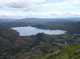 El Grupo de Rescate evacua a un varón herido en la Montaña de Sanabria